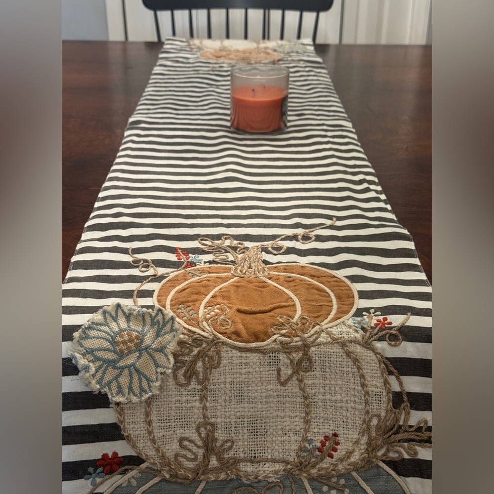 Artisan DeLuxe Pumpkin Thanksgiving/Fall Table Runner 70Lx14W *candle not incl.